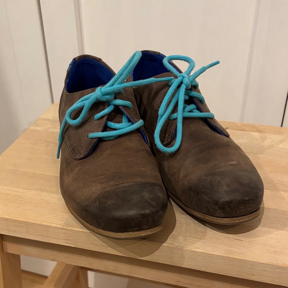 John Fluevog CBC Radio Brown Oxfords with Blue Laces Women’s 8.5 (runs small)